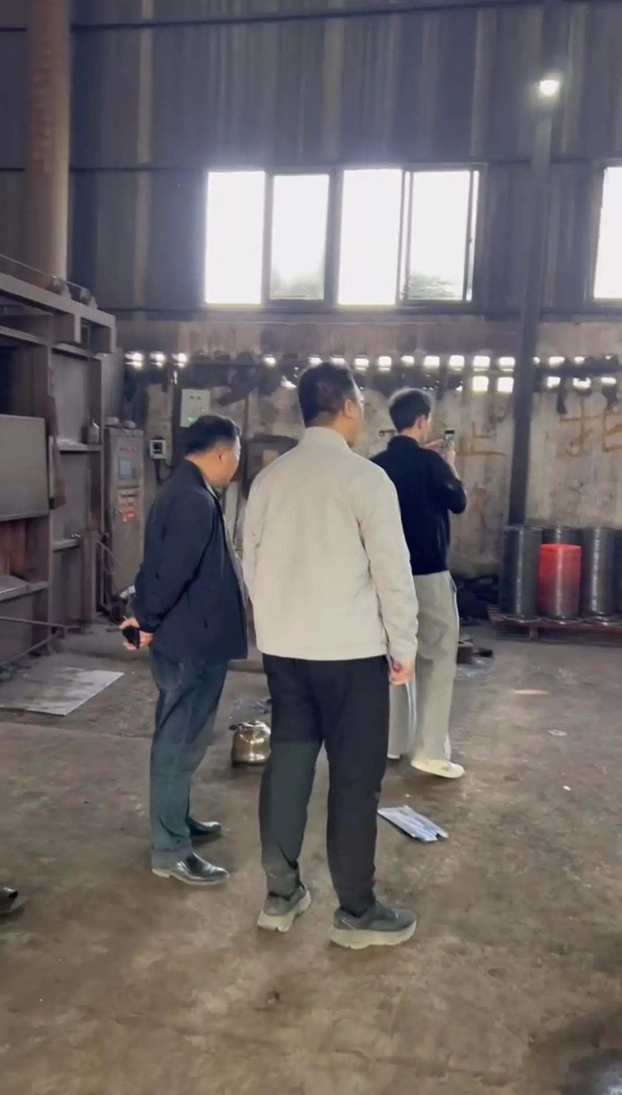 Welcome foreign customers to visit factories: a journey of showcasing strength and cultural exchange